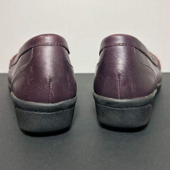 Womens CLARKS Collection Ashland Burgundy Slip On Loafers / Size 8 Medium - Picture 4 of 8